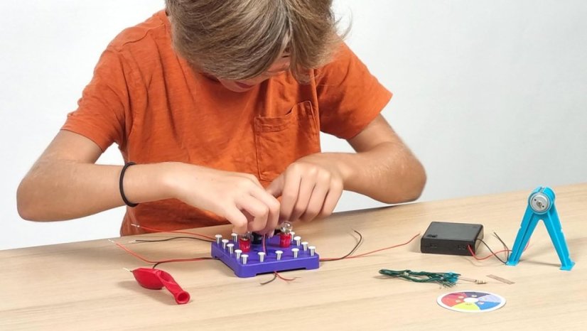 5967 4 vedecka stavebnica elektrina